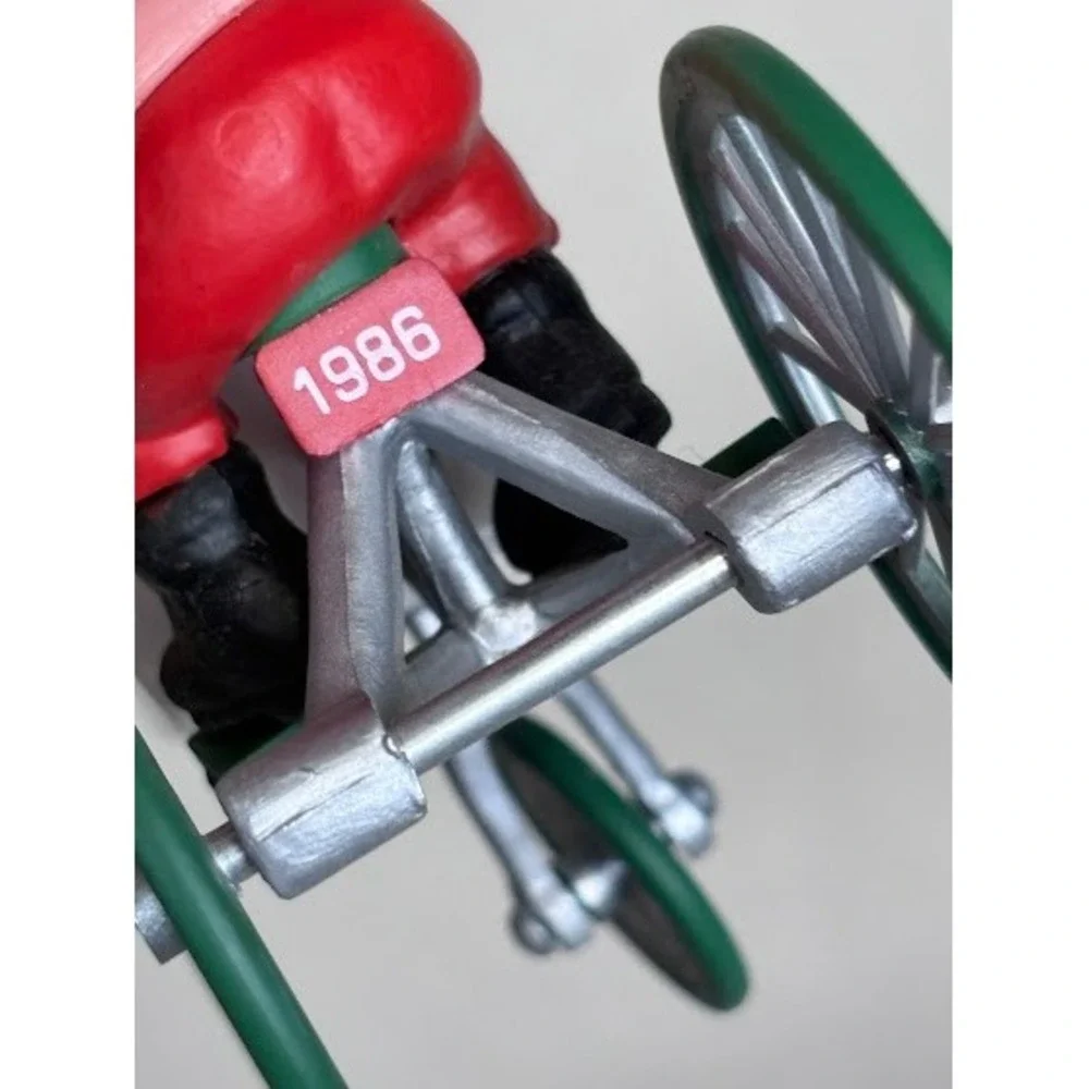 Hallmark Kringles‎ Ice Cream Snow Cones Santa Tricycle Ornament 1986